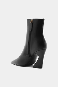 Schutz Lexi Mid Booties