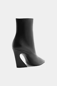 Schutz Lexi Mid Booties