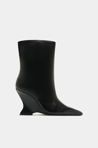Schutz Siena Booties