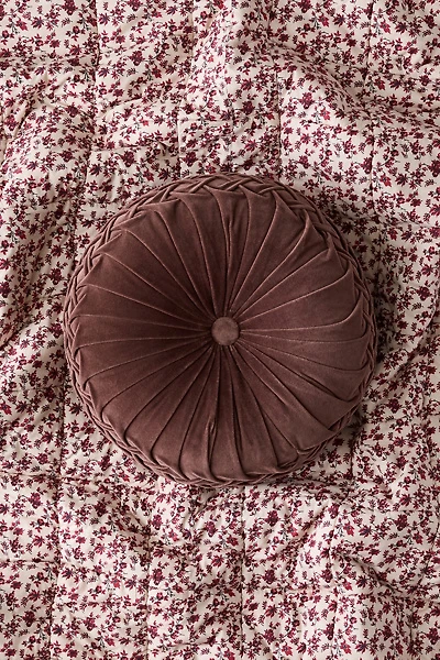 Round Pintuck Pillow