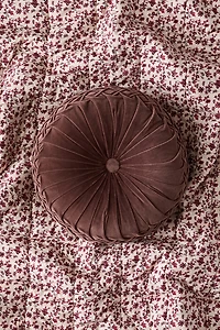 Round Pintuck Pillow
