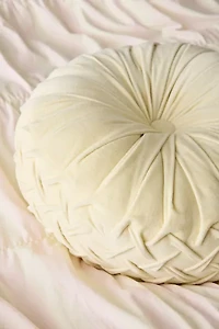 Round Pintuck Pillow