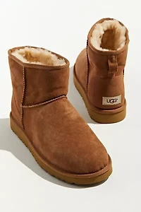 UGG Men's Classic Mini Boot