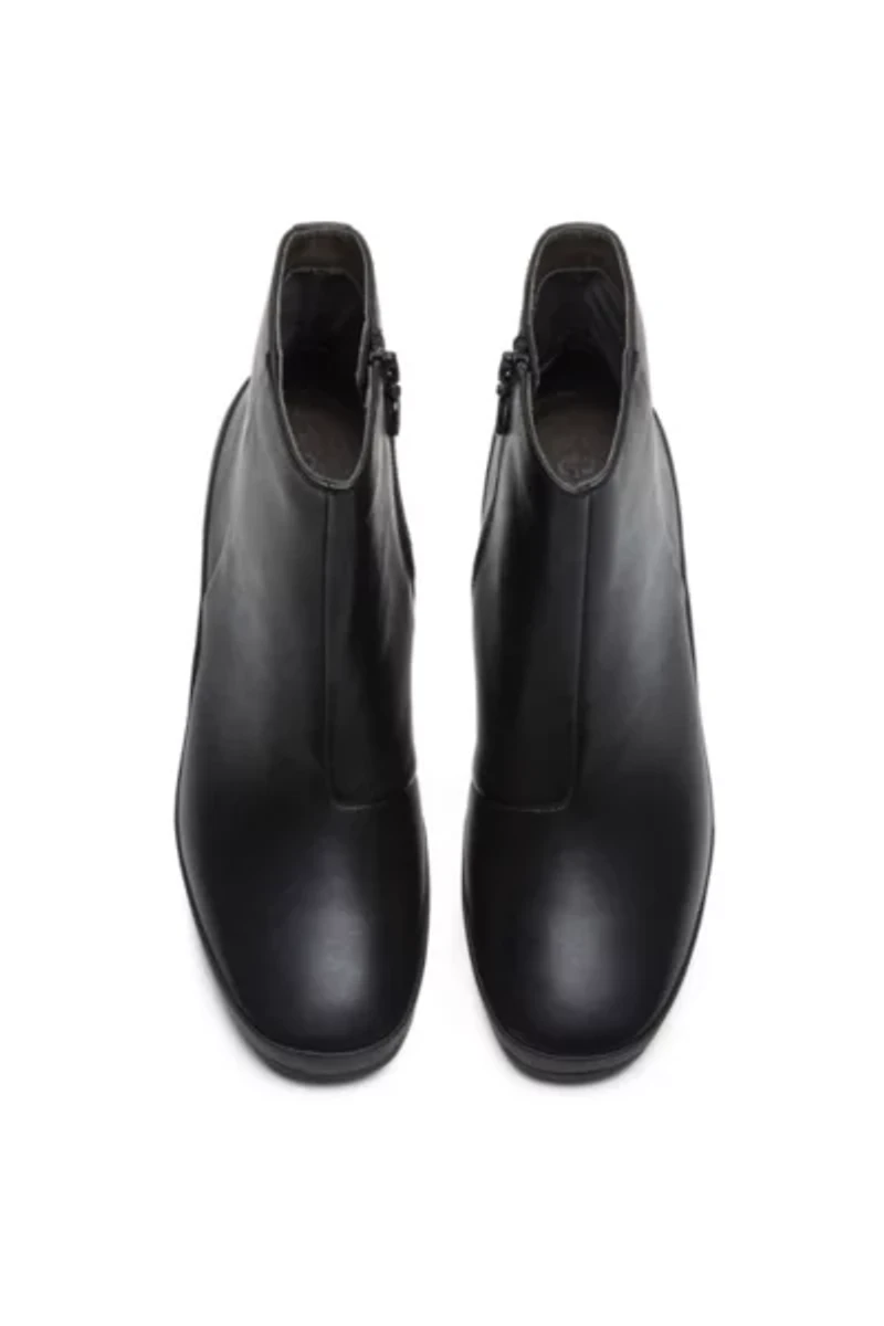 Camper Upright Ankle boots