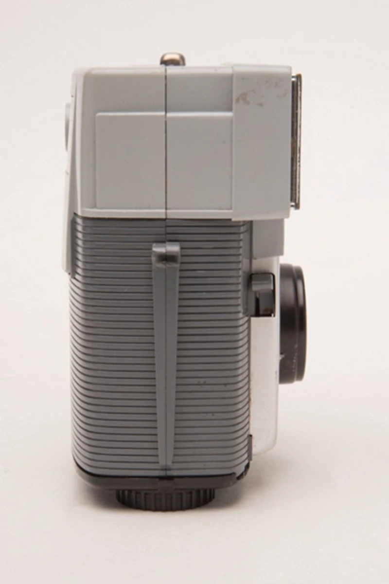 Acme Camera Co. Vintage Kodak Brownie Starmite II Film Camera