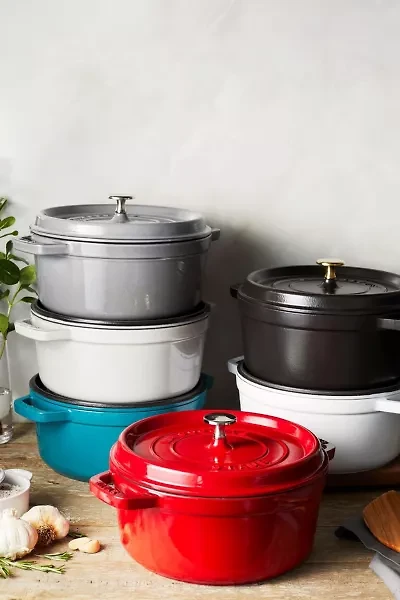 Staub Cast Iron -qt Round Cocotte