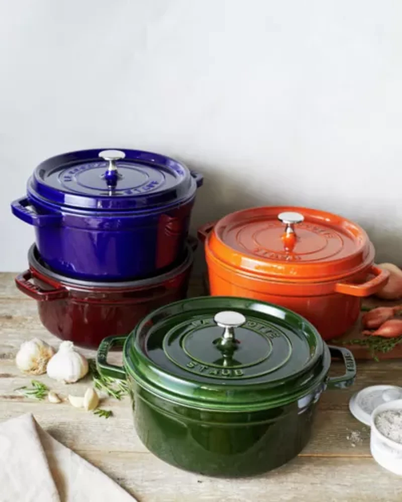 Staub Cast Iron -qt Round Cocotte