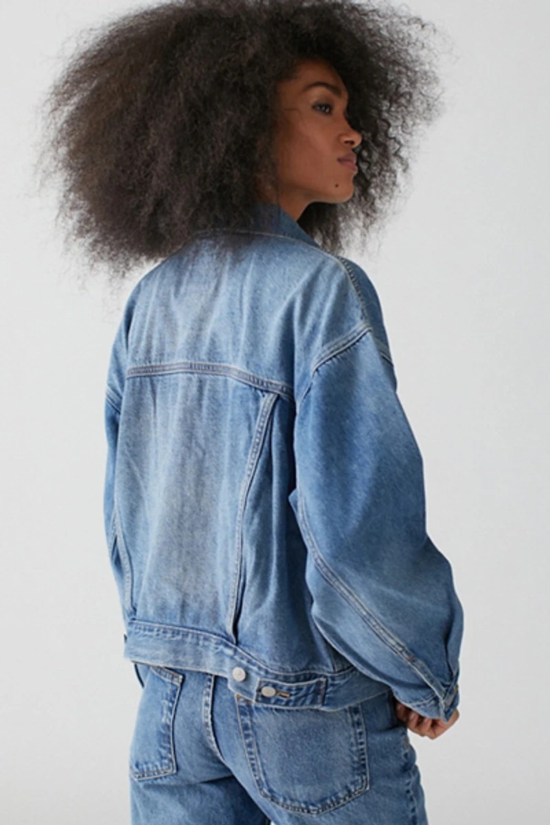 Levi’s ‘90s Denim Trucker Jacket