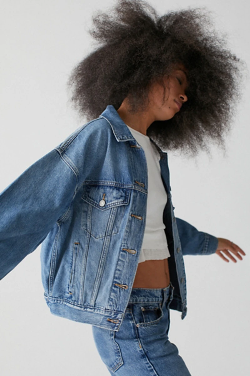 Levi’s ‘90s Denim Trucker Jacket