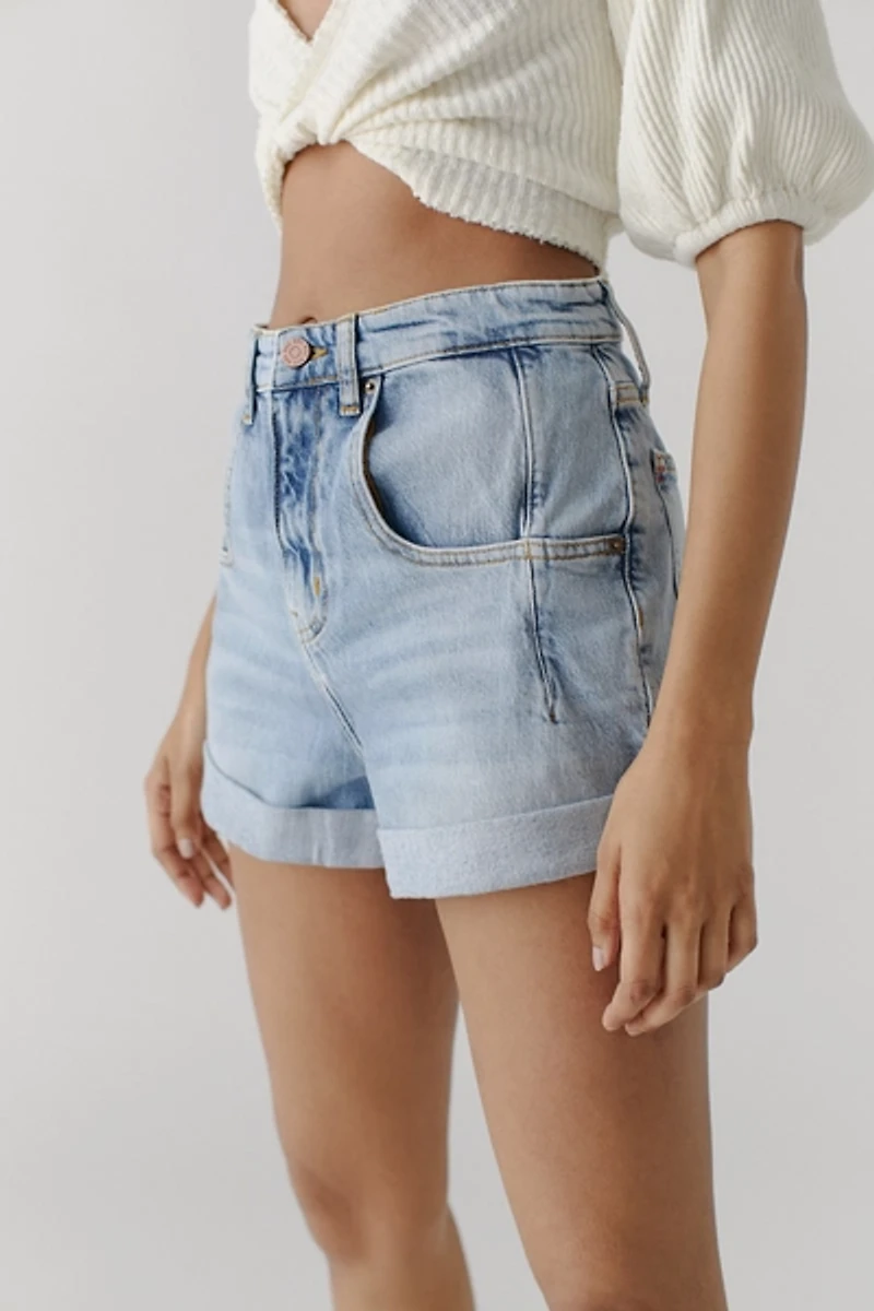 BDG Carrie Denim Short — Light Wash