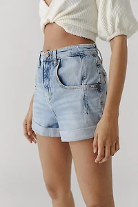 BDG Carrie Denim Short — Light Wash