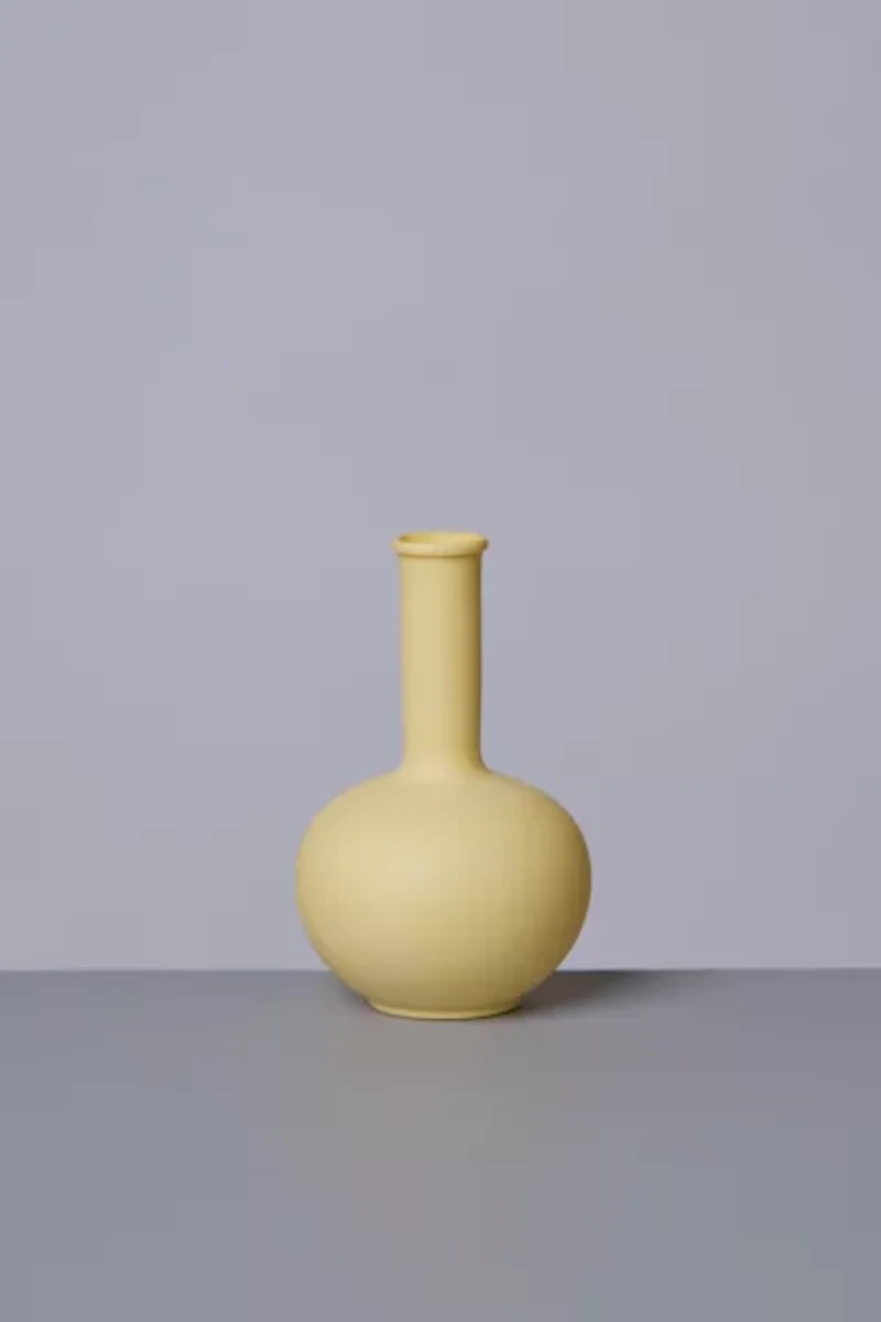 Middle Kingdom Miniature Porcelain Beauty Vase