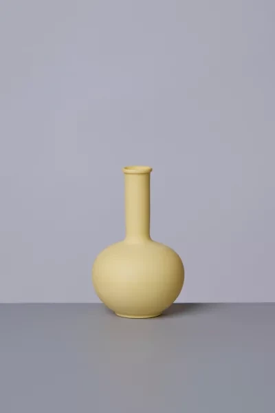 Middle Kingdom Miniature Porcelain Beauty Vase