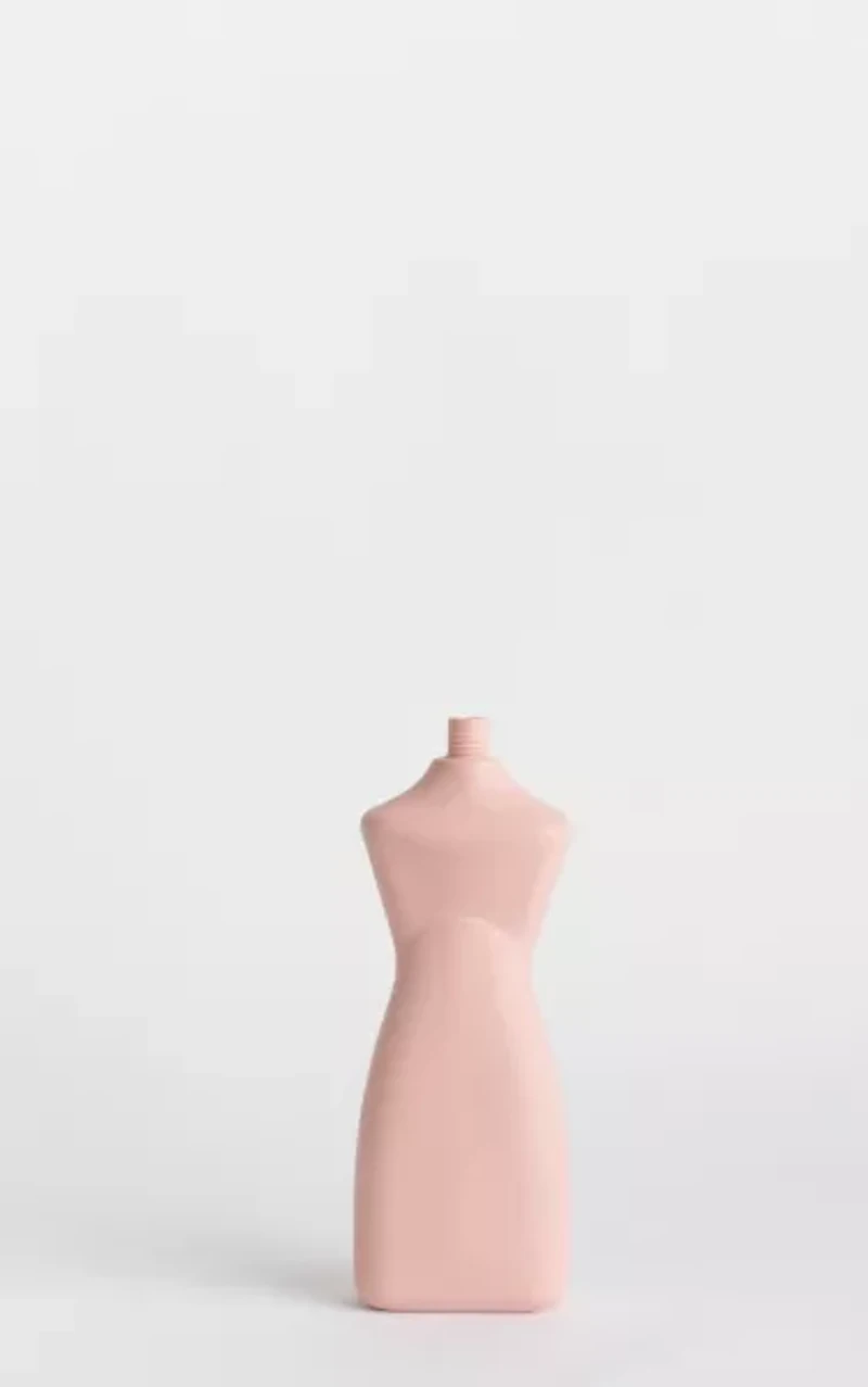 Middle Kingdom x Foekje Fleur Porcelain Curvy Vase