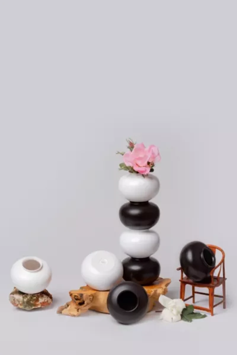 Middle Kingdom Miniature Porcelain Apple Vase