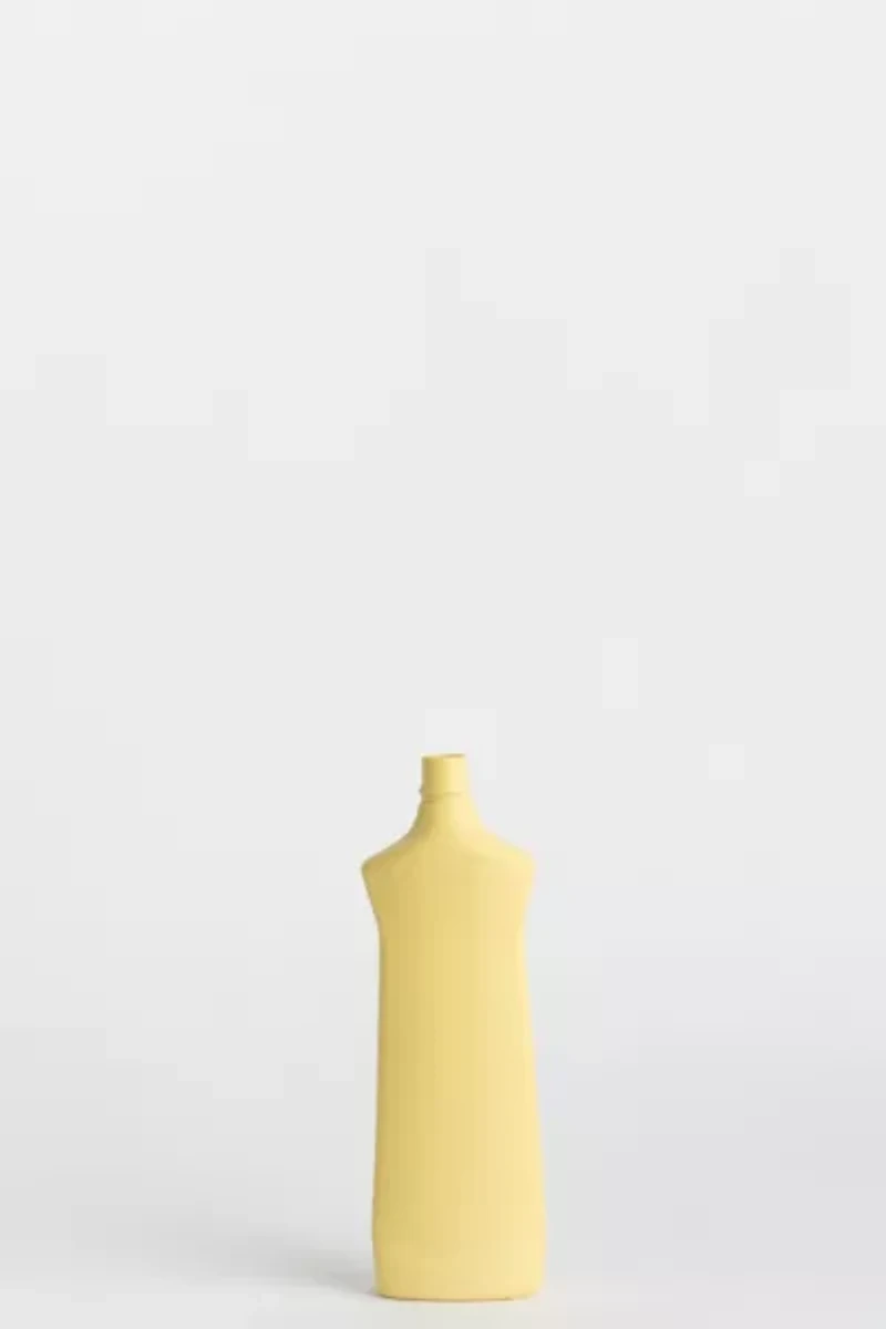 Middle Kingdom x Foekje Fleur Porcelain Detergent Vase