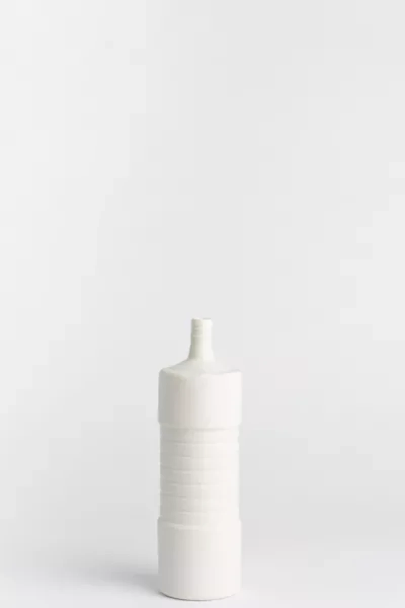 Middle Kingdom x Foekje Fleur Porcelain Ribbed Vase