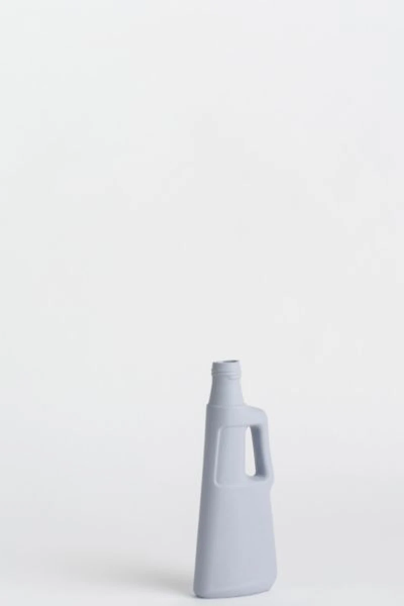 Middle Kingdom x Foekje Fleur Porcelain Revolver Vase