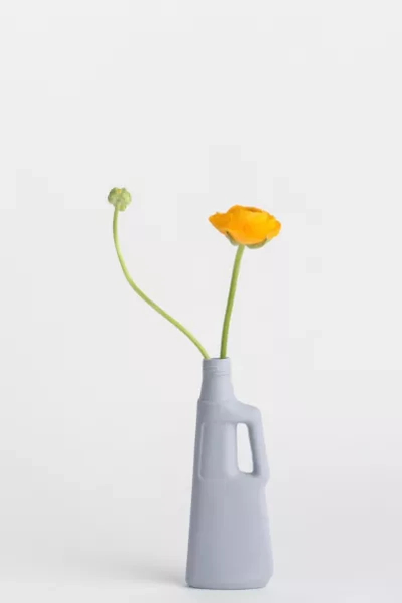 Middle Kingdom x Foekje Fleur Porcelain Revolver Vase