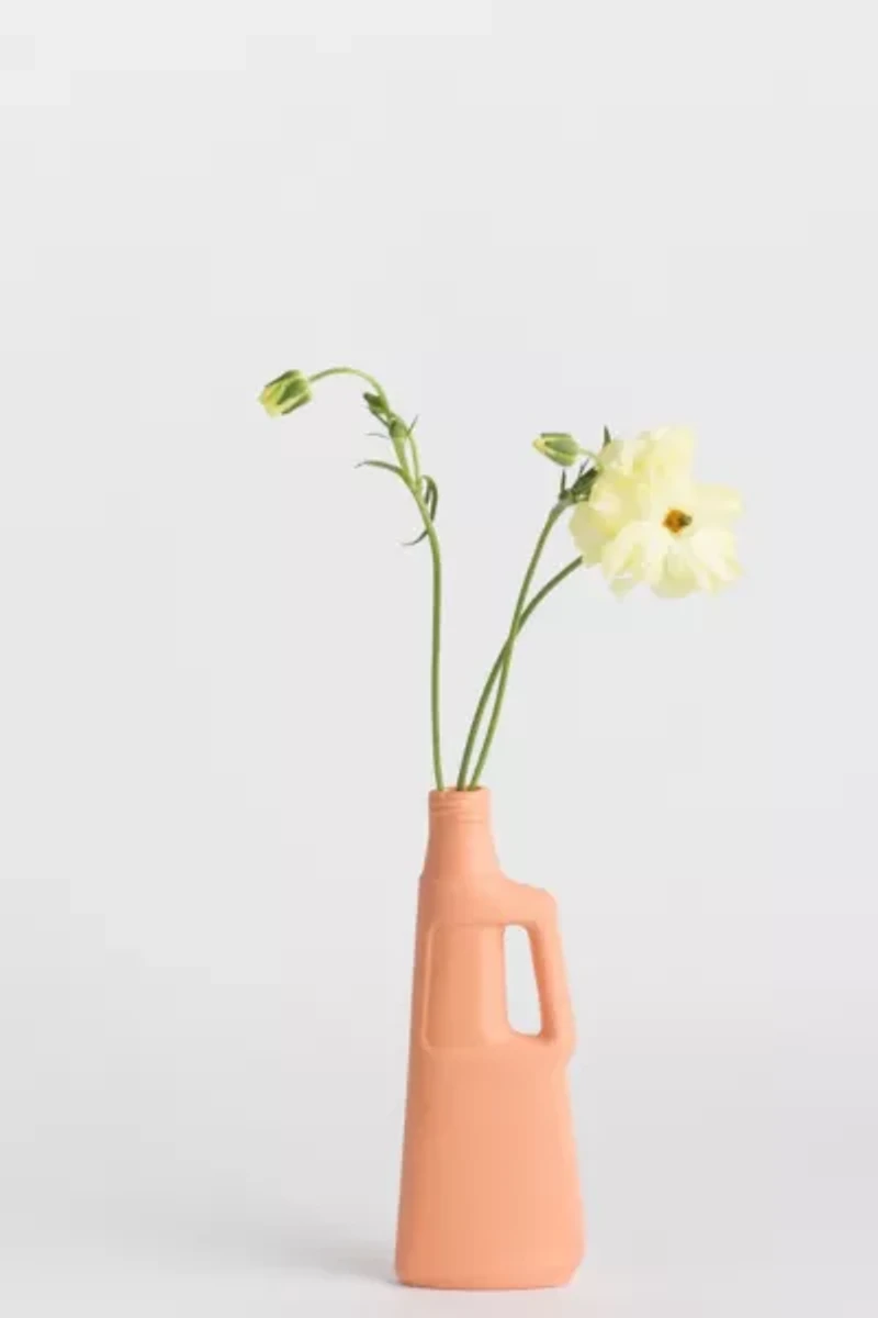 Middle Kingdom x Foekje Fleur Porcelain Revolver Vase