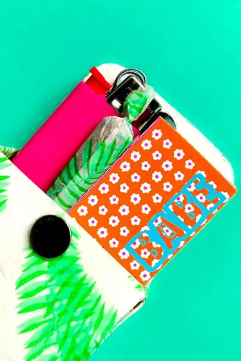 Burner Babe Flaunt Rolling Papers