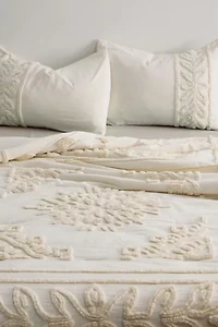 Jackie Icon Tufted Comforter
