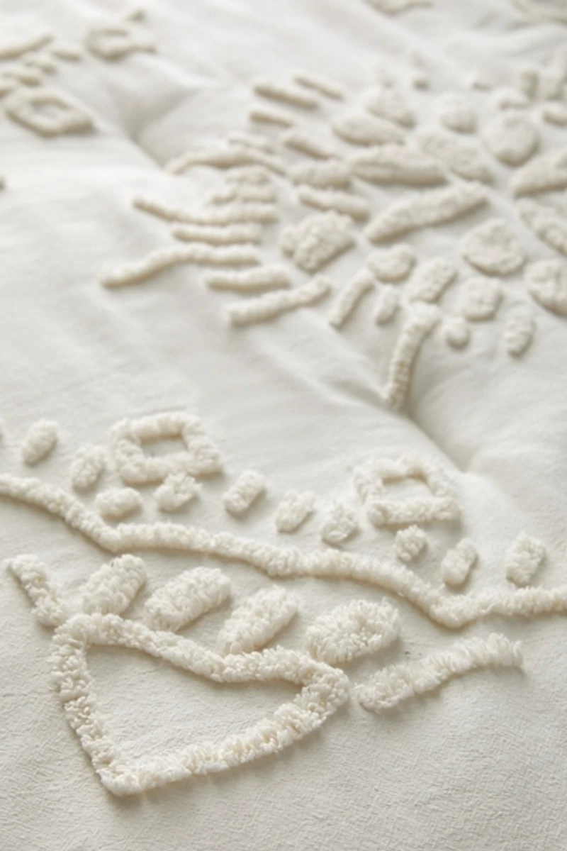 Jackie Icon Tufted Comforter