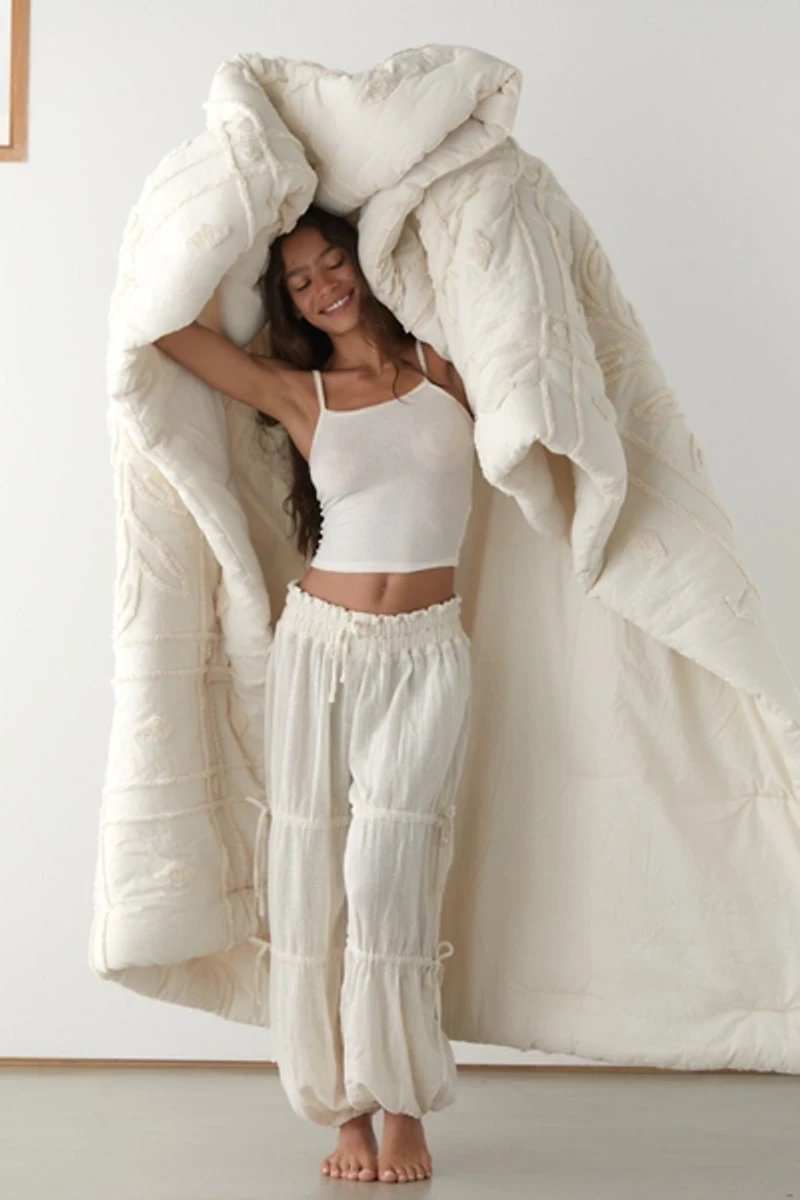 Jackie Icon Tufted Comforter