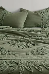 Jackie Icon Tufted Comforter