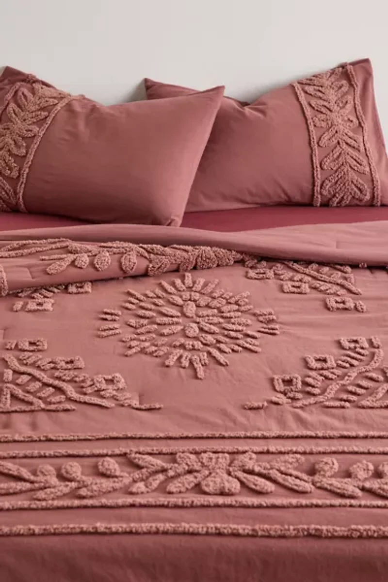 Jackie Icon Tufted Comforter