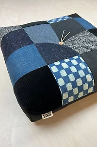 Peace Cabin Froebel Patchwork Portable Cushion