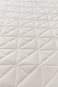 Jamie Silky Quilt