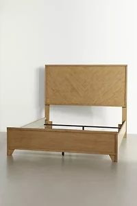Castillo Bed