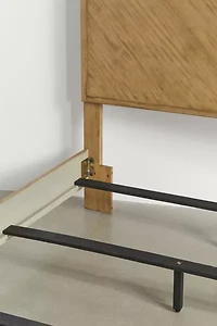 Castillo Bed