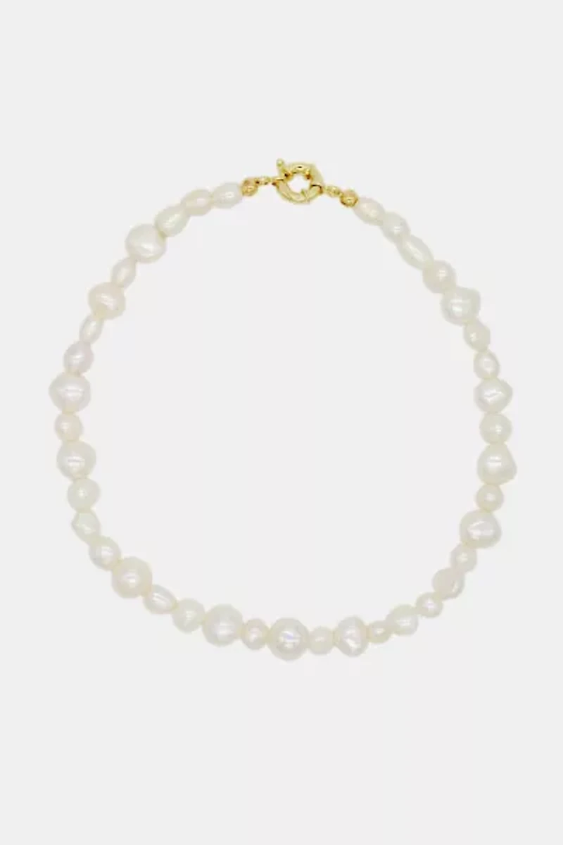 Velvet Luna Elizabeth Freshwater Pearl Necklace