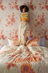 UO Home Nari Wallpaper