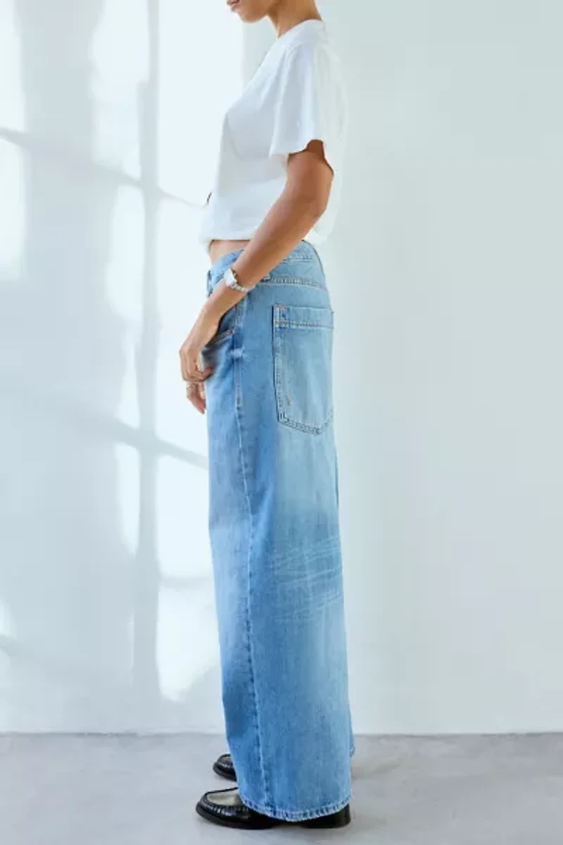 BDG Jaya Baggy Low-Rise Boyfriend Jean