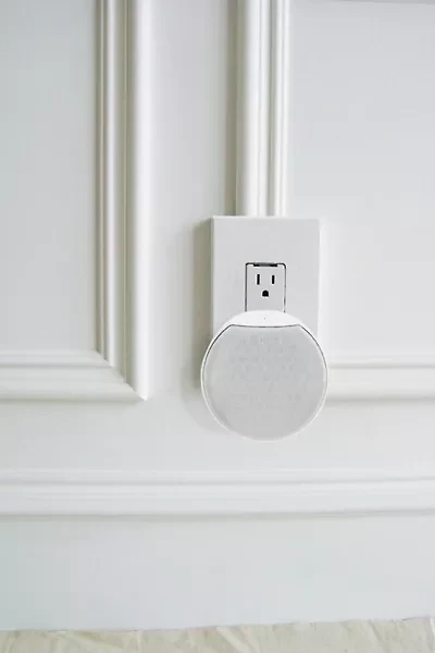 Newport Plug-in Outlet Bluetooth Speaker