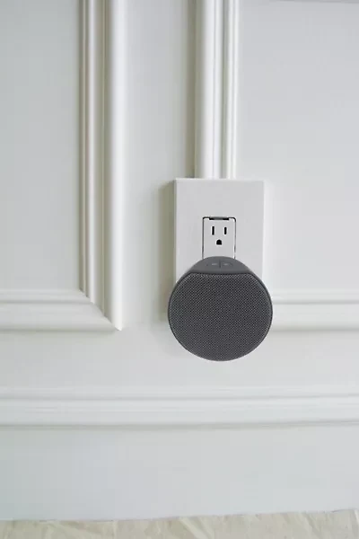 Newport Plug-in Outlet Bluetooth Speaker