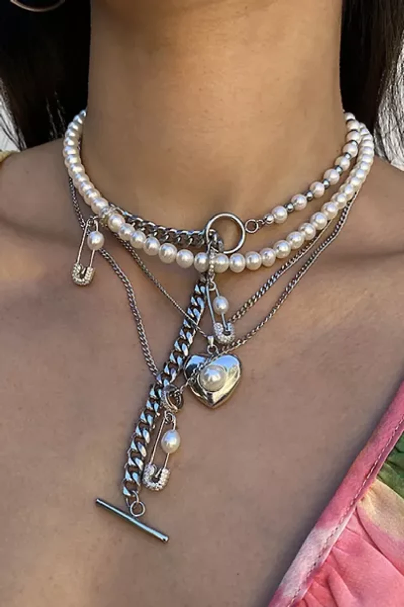 RIMOR Double Pin Through My Pearl Necklace
