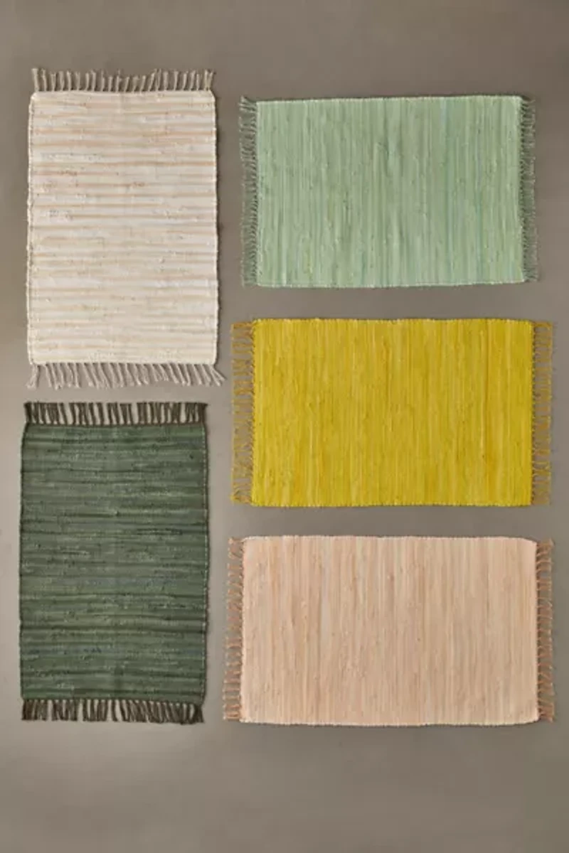 ReMADE By UO Remnants Solid Chindi Rug