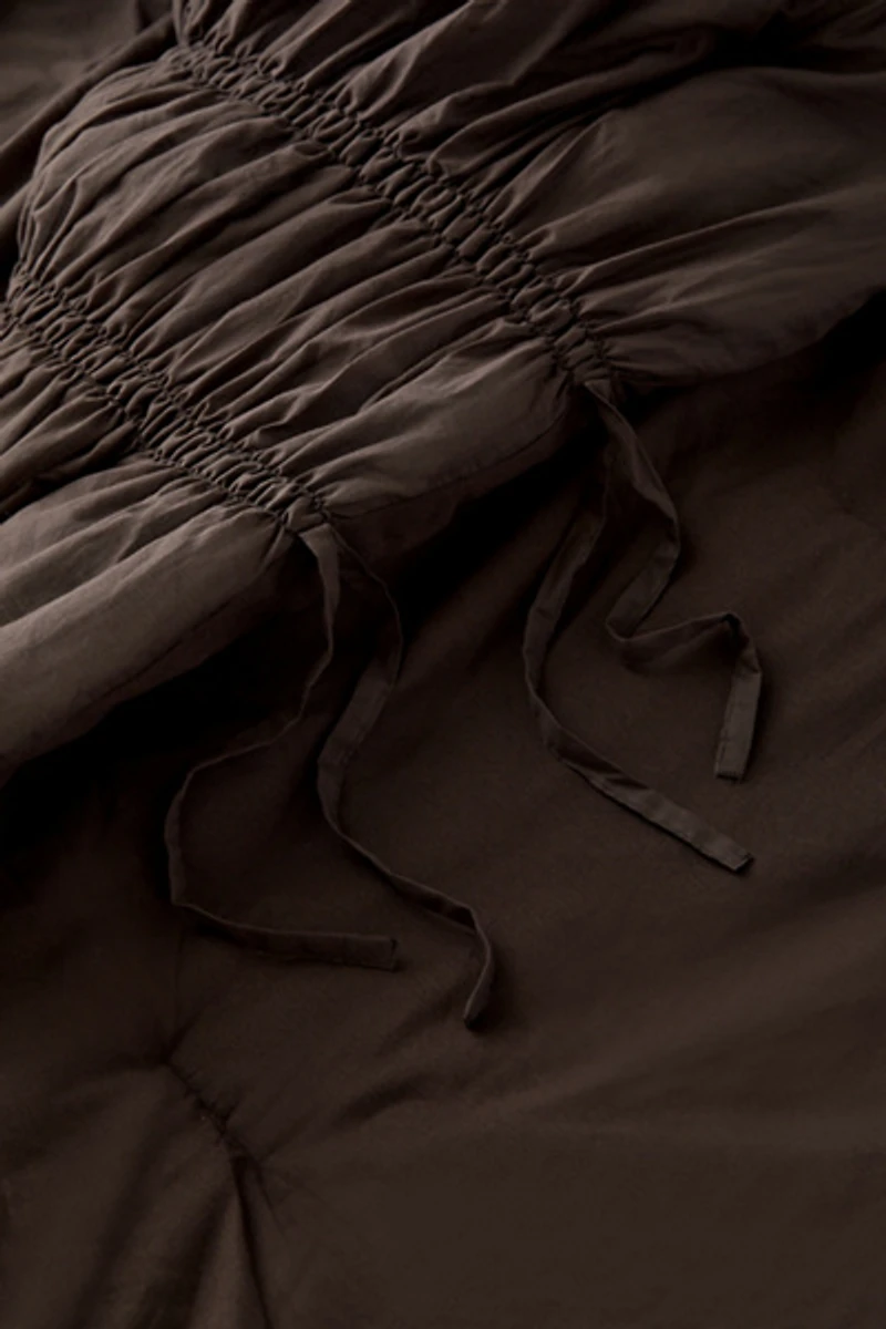 Rita Ruffle Comforter