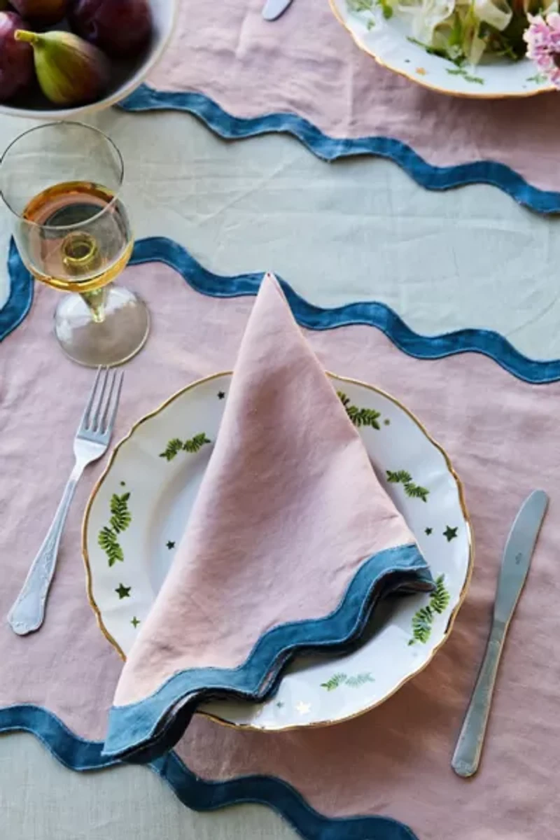 Bed Threads French Flax Linen Scalloped Placemats - Set of 4