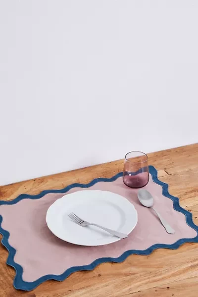 Bed Threads French Flax Linen Scalloped Placemats - Set of 4