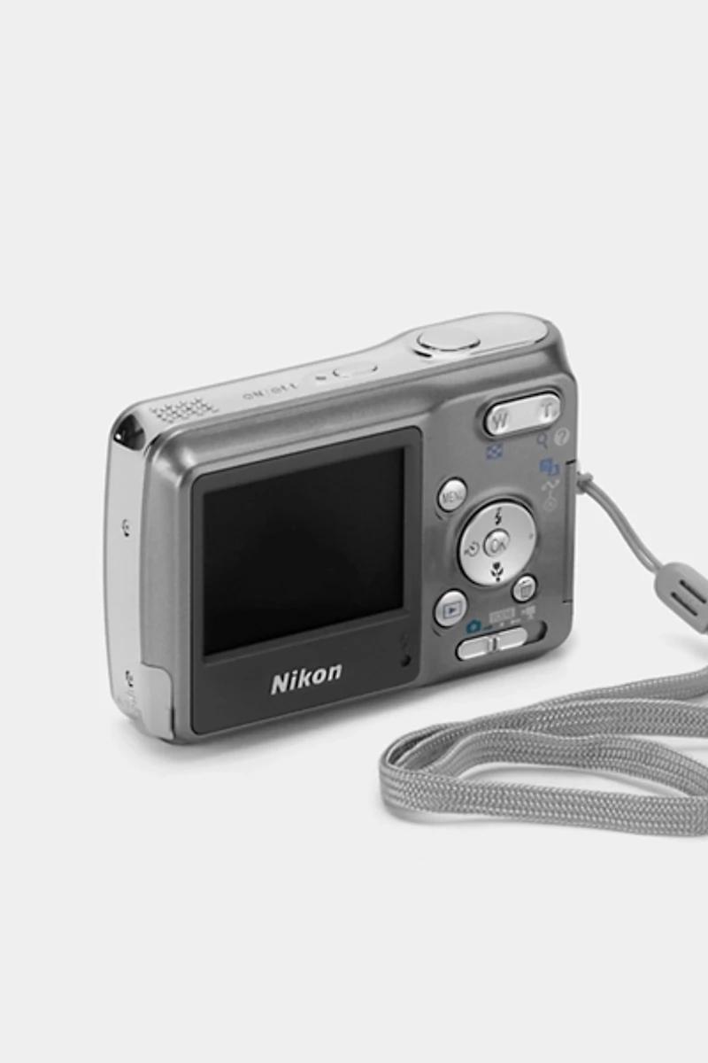 Nikon Coolpix L2 Point and Shoot Digital Camera Refurbished by Retrospekt