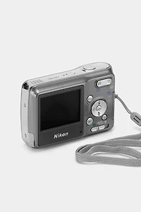 Nikon Coolpix L2 Point and Shoot Digital Camera Refurbished by Retrospekt