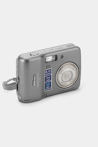 Nikon Coolpix L2 Point and Shoot Digital Camera Refurbished by Retrospekt