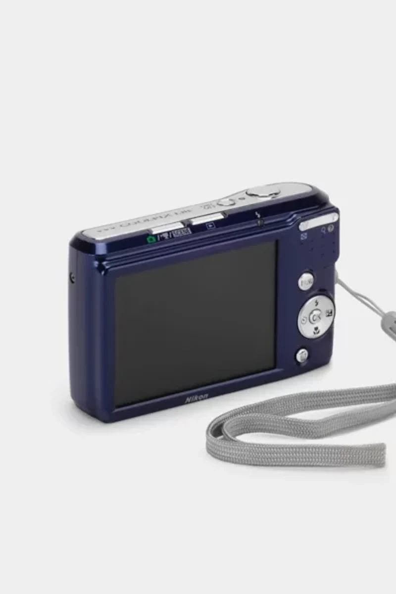 Nikon Coolpix L18 Point and Shoot Digital Camera Refurbished by Retrospekt
