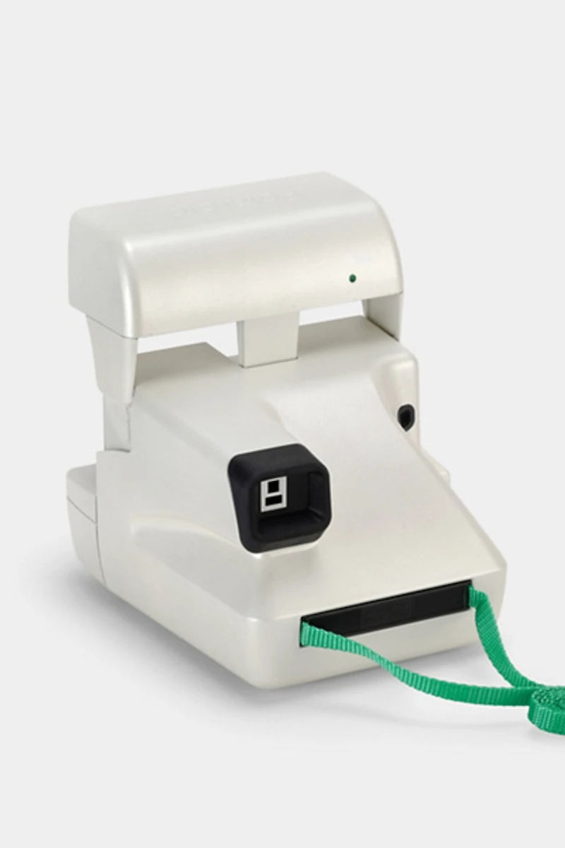 Vintage Polaroid Pearl 600 Instant Film Camera by Retrospekt