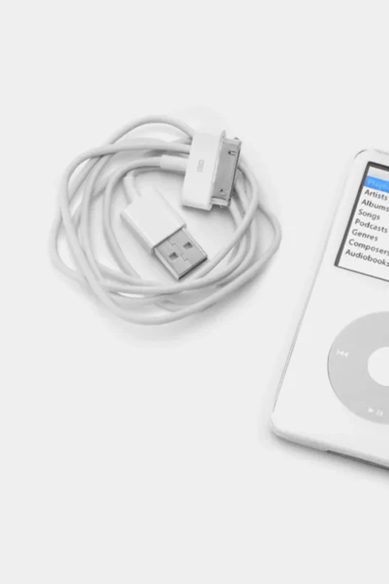 Apple iPod (5th Generation) MP3 Player
